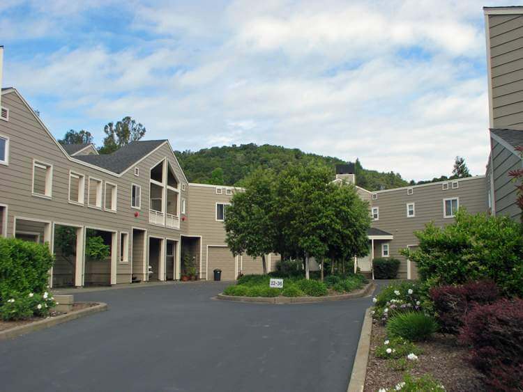 Townhouses at Meadowcreek Station