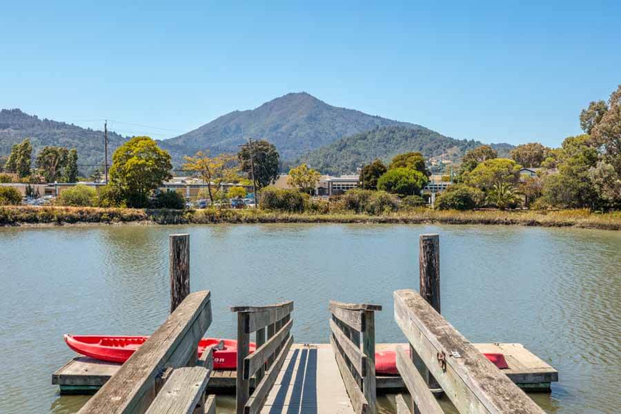 Rare waterfront condo in Corte Madera with Community boat dock
