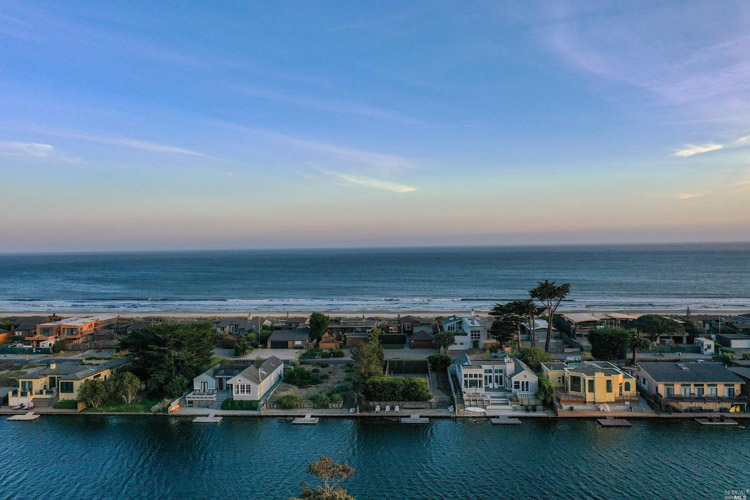 Luxury homes on the ocean, Marin County